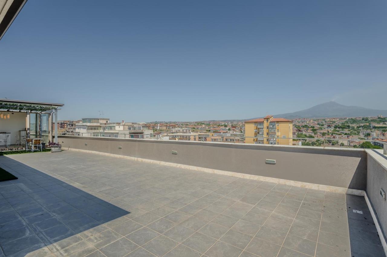 Etna View Superior Flat With Terrace And Jacuzzi Apartment Catania Bagian luar foto