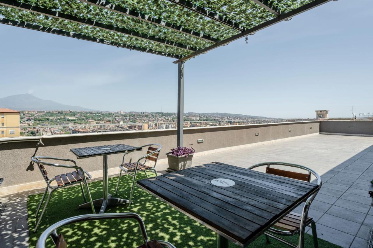 Etna View Superior Flat With Terrace And Jacuzzi Apartment Catania Bagian luar foto