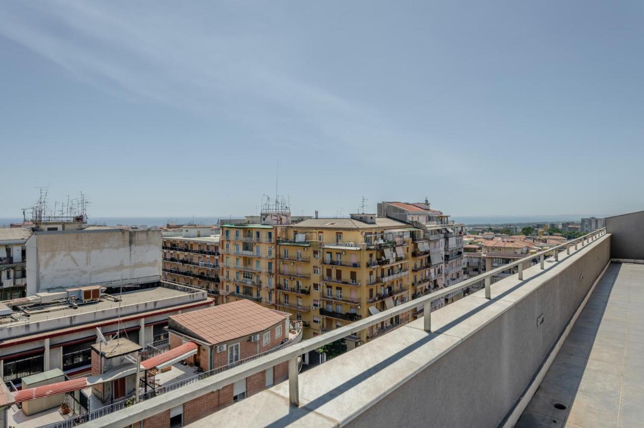 Etna View Superior Flat With Terrace And Jacuzzi Apartment Catania Bagian luar foto